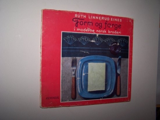 Form og farge i moderne norsk broderi Image for Form og farge i moderne norsk broderi