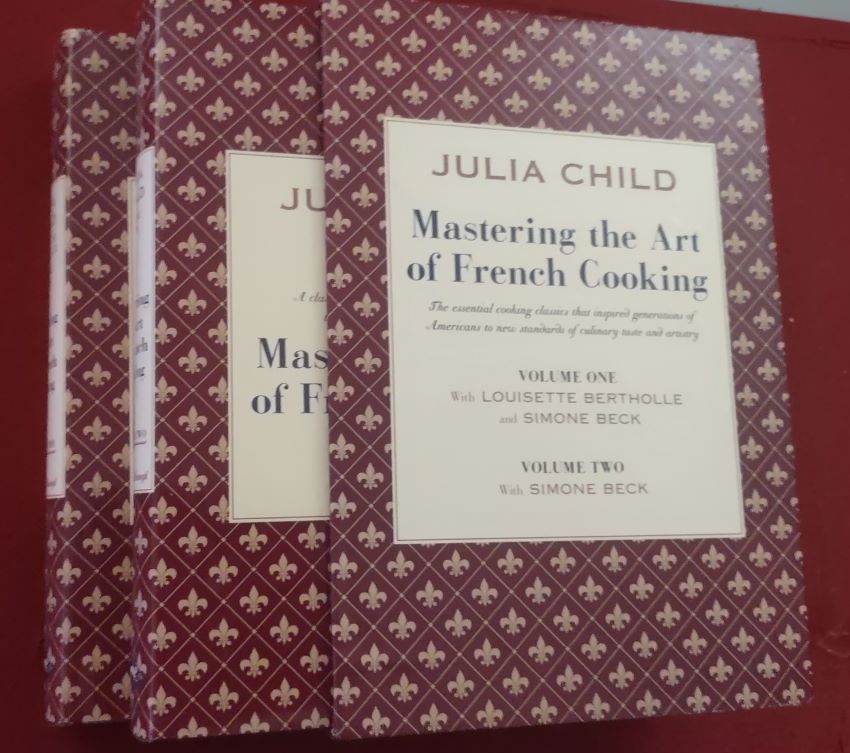 Mastering the Art of French Cooking (2 Volume Box Set) : A Cookbook by Louisette Bertholle, Simone Beck and Julia Child Fortieth Anniversary Edition